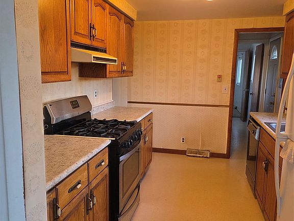 2nd image of 1811 Juhl Rd