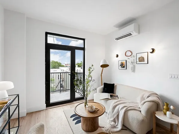 75 Mcguinness Boulevard image 1 of 12