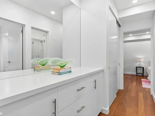 520 East 72nd Street image 6 of 19