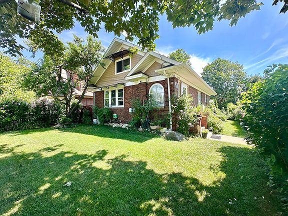 3rd image of 85 Wilcox Ave