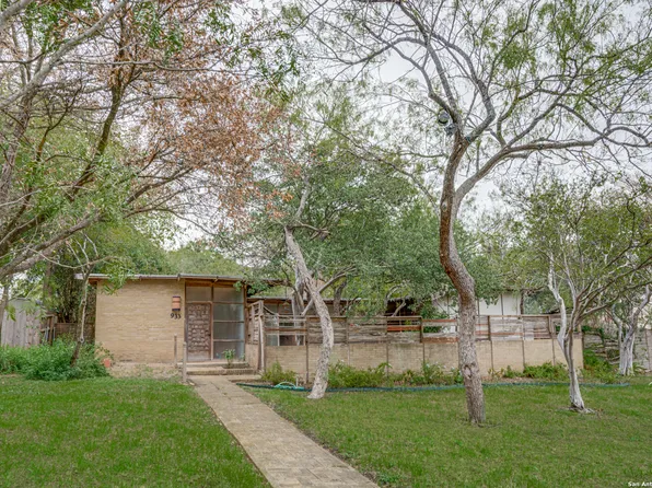 933 EVENTIDE DR, Terrell Hills, TX 78209