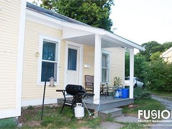4th image of 14 Railroad St #14B