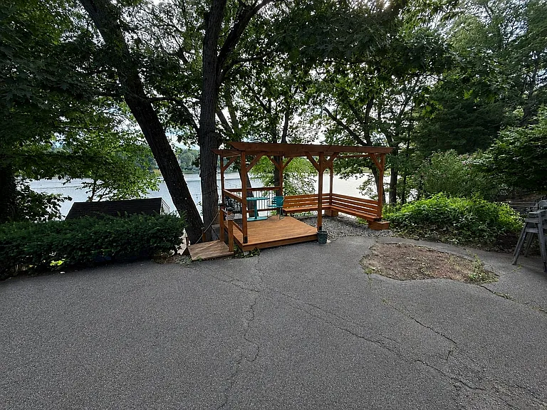 5 Rock Pond Ave — Photo 4