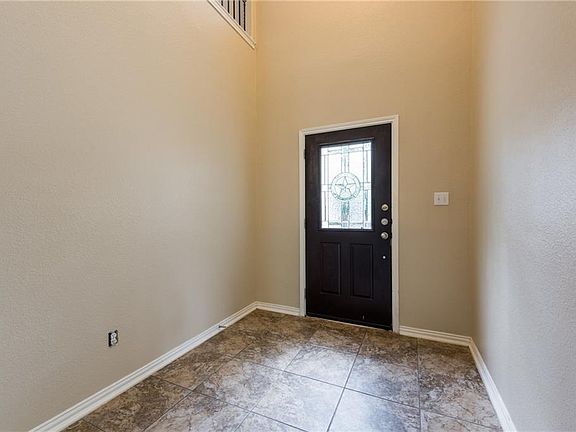3rd image of 1719 Westmeadow Trl