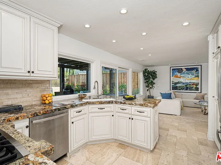 6497 Country Club Dr — Photo 11