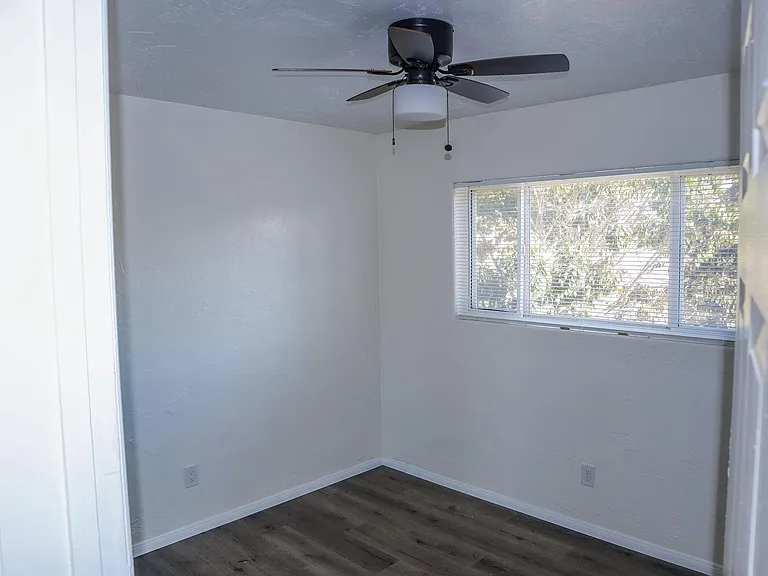 382 Vance St #B — Photo 7