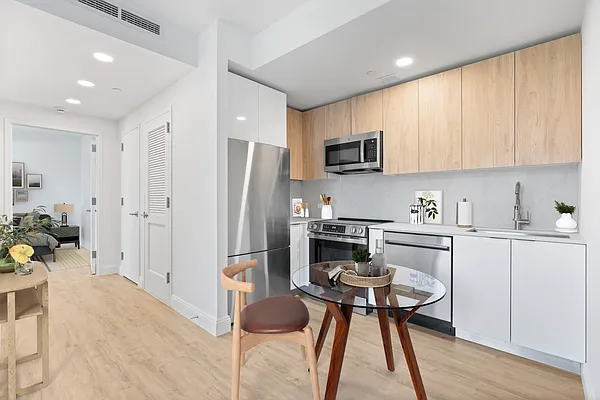 Rented by Living New York | media 21