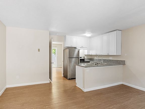 3rd image of 4044 Texas St APT 3