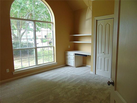 5th image of 107 Belle Maison Dr