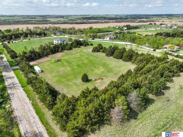 Road, Garland, NE 68360