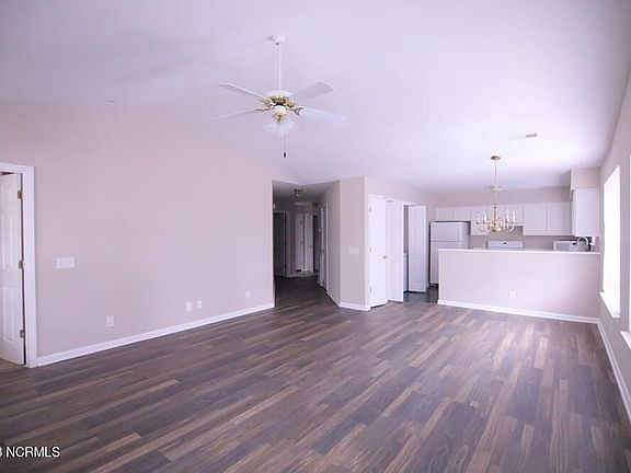 4th image of 2219 E Locksley Woods Dr