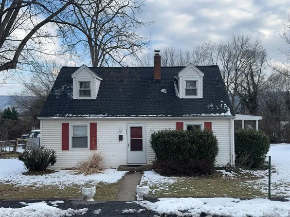 344 N Lee St, Woodstock, VA 22664