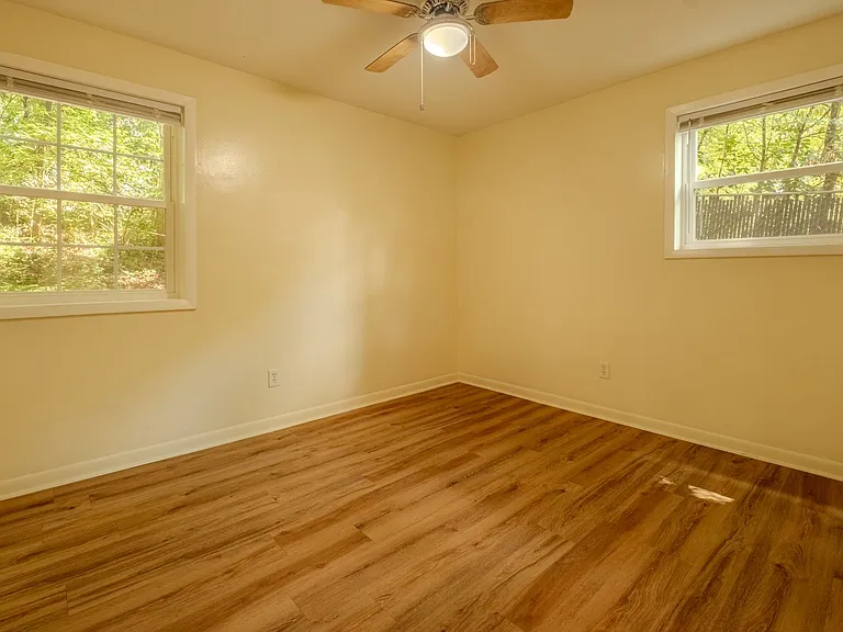 2BR on UGA Bus Route Minutes from UGA & Downtown Athens — Photo 21