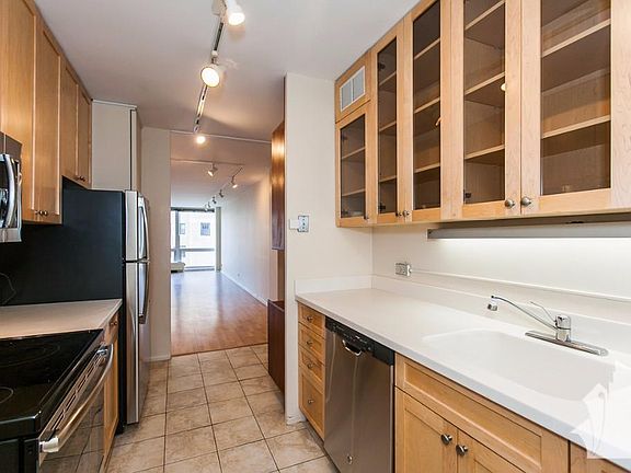 2nd image of 2400 N Lakeview Ave APT 614