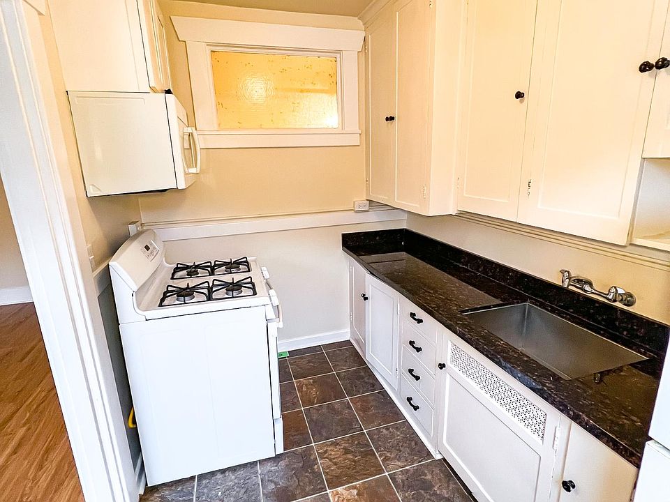 1st image of 621 1st Ave #206