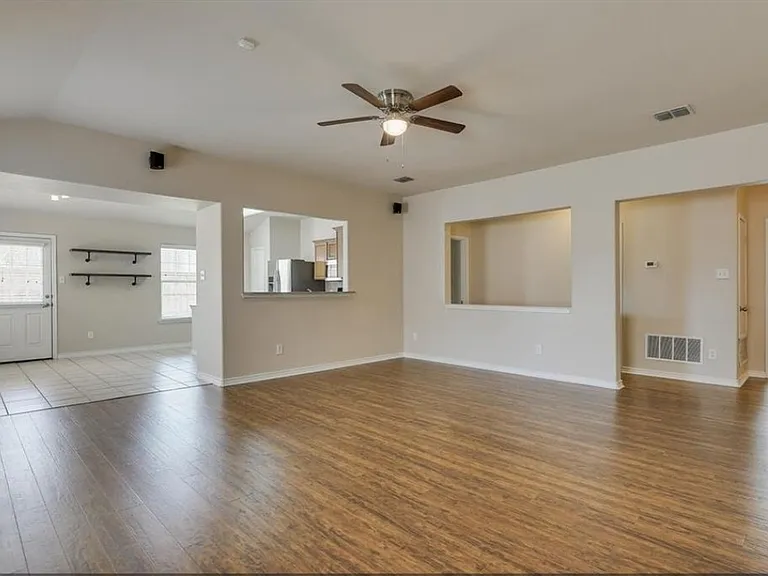 206 Serenade Ln — Photo 10