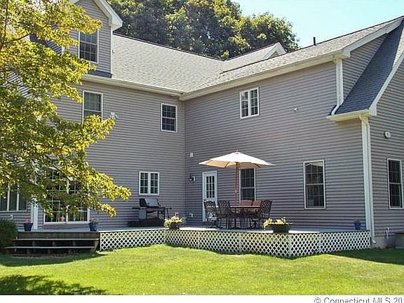 Back Deck is Perfect For En...