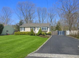 9 Fox Lane, Shoreham, NY 11786