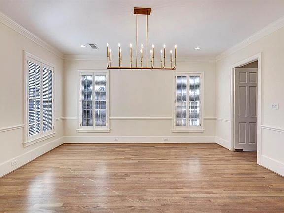4th image of 5426 Fairdale Ln