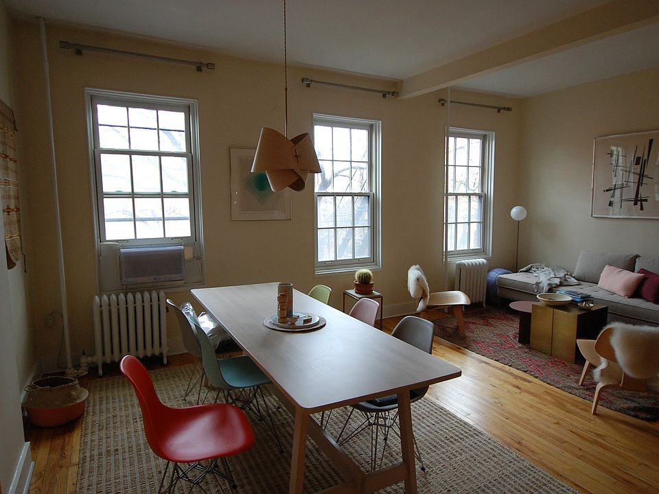 1st image of 130 Dean St APT 3