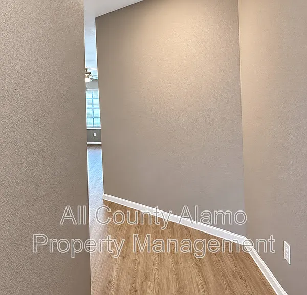 4327 Southton Loch — Photo 9