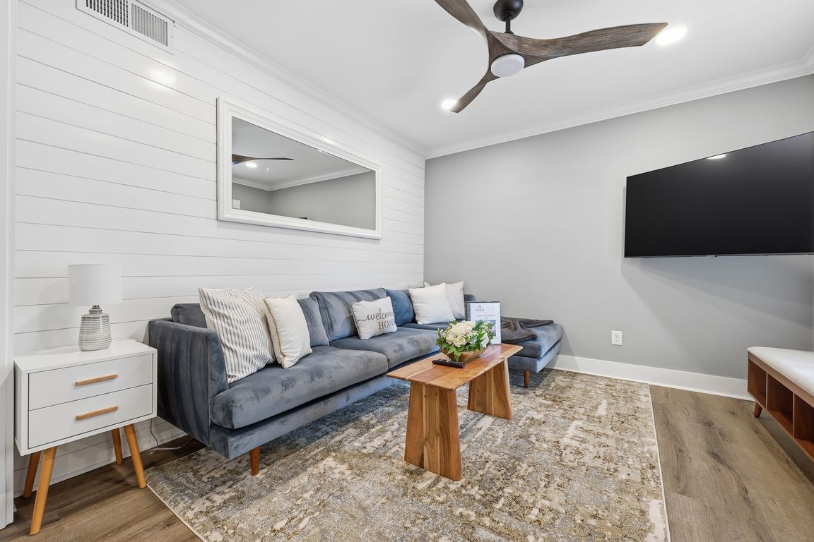 next background image