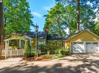 577 Middlecrest Rd, Lake Oswego, OR 97034