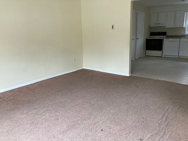 70 Lorchris St #14 — Photo 4