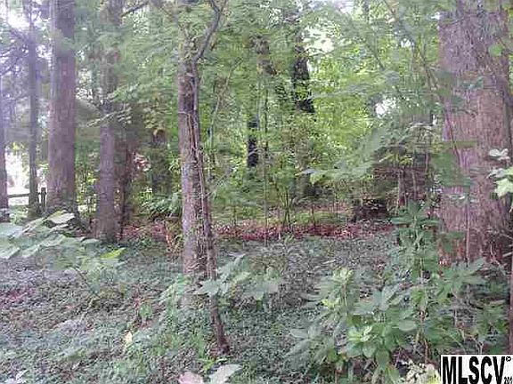3rd image of 813 W 6th Street Cir