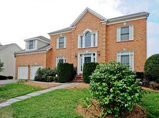 1954 Lord Fairfax Rd, Vienna, VA 22182