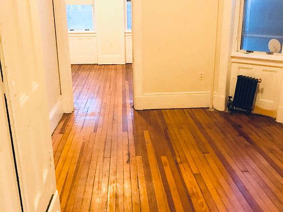 5th image of 902 West St APT 3L