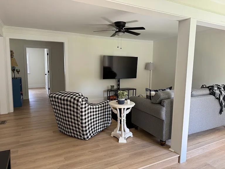 102 Shelly St — Photo 9