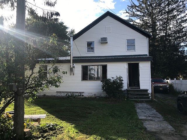 1st image of 27 Center St