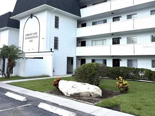 1200 37th St N APT 107, Saint Petersburg, FL 33713