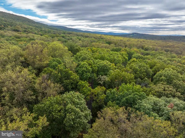 2 Highview Rd, Harpers Ferry, WV 25425