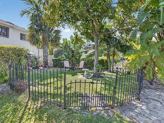 3rd image of 6535 Parkview Drive #B