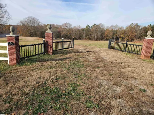 706 Shiloh Rd, Piedmont, SC 29673