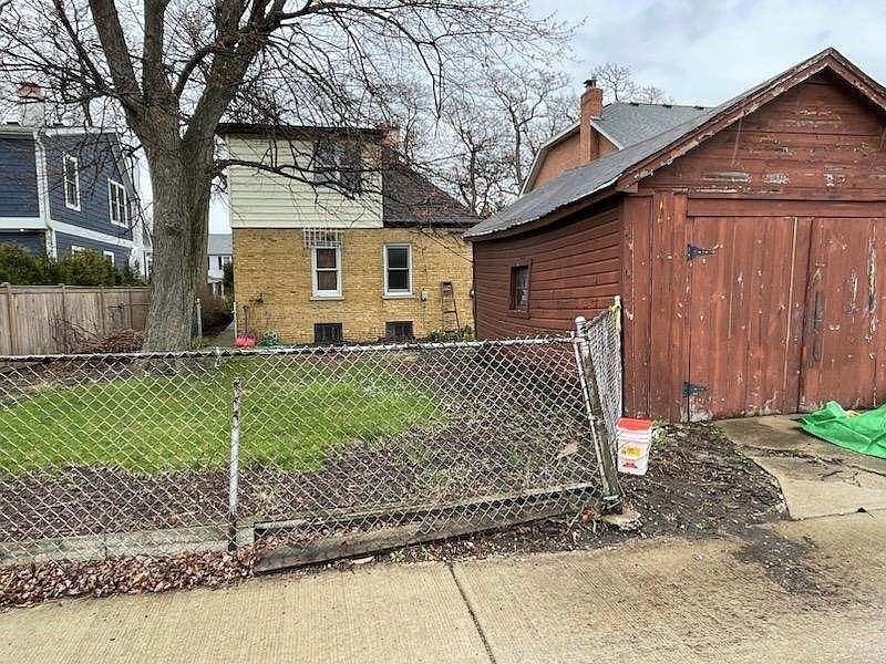 2nd image of 229 Stanley Ave