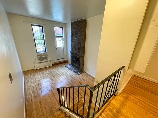 Rented by City Connections Realty | media 2