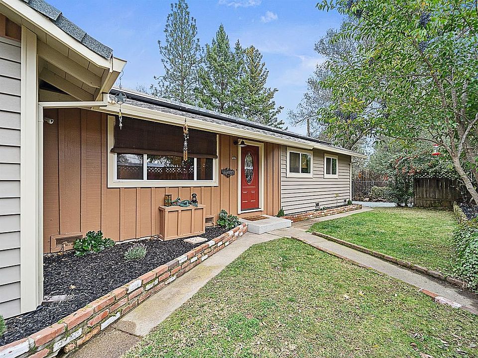 1st image of 2806 Manor Dr