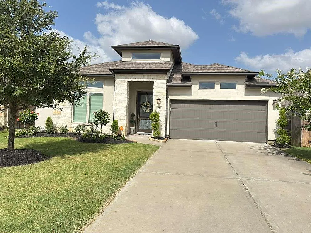4 bed, 3.5 bath, 3139 sqft, $3,500 — Photo 3