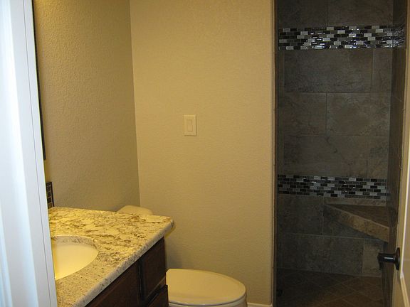4th image of 2780 Palisades Dr
