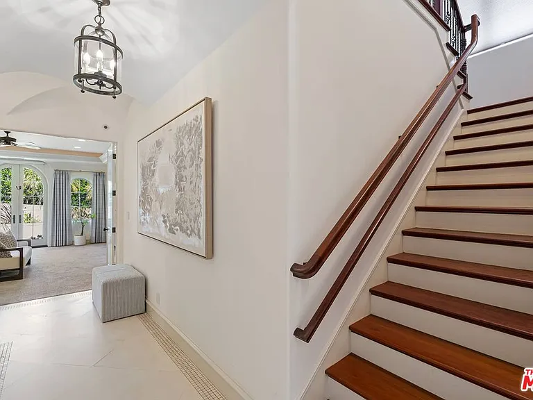 300 N Dianthus St — Photo 23