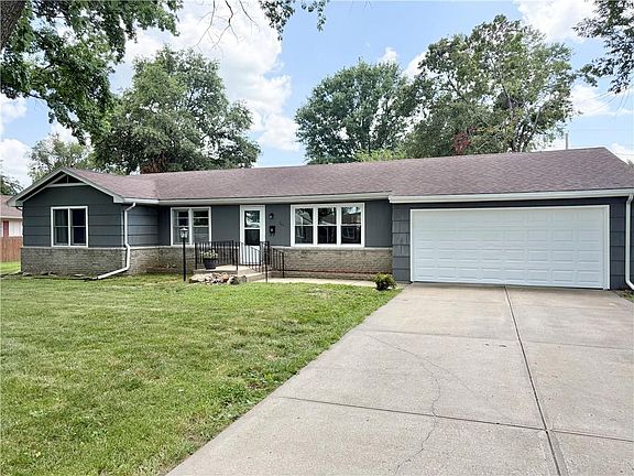 2nd image of 703 Summit St