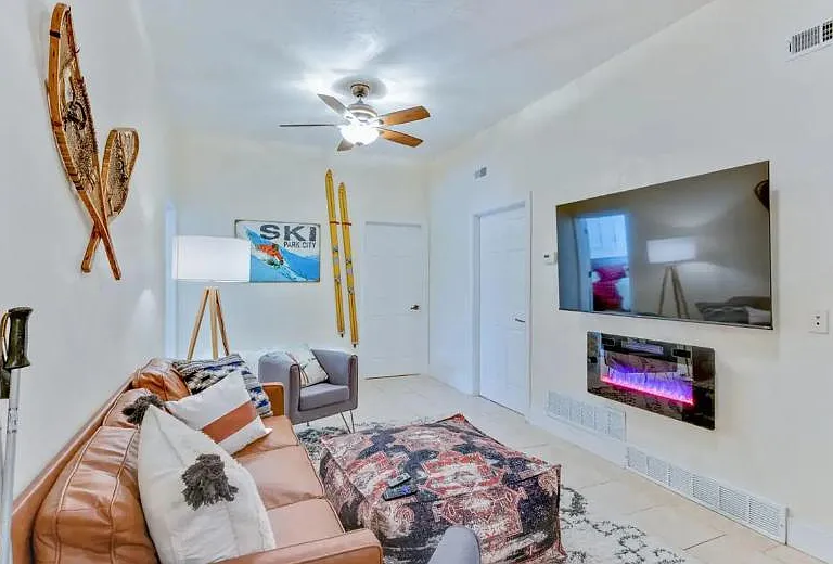 545 Crestview Dr — Photo 7