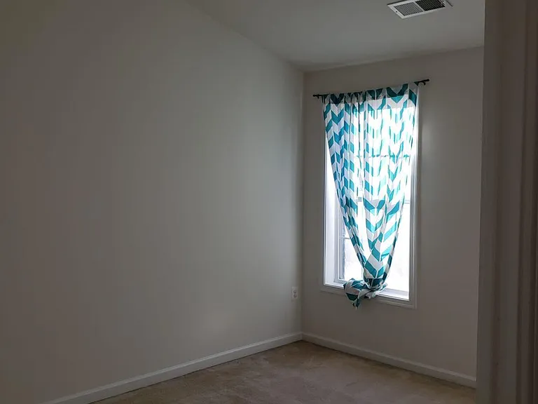 23409 Berkeley Meadows Dr — Photo 37