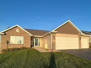 8495 Crooked Bend Rd, Machesney Park, IL 61115