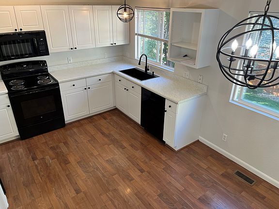 Refreshed kitchen - 10/25