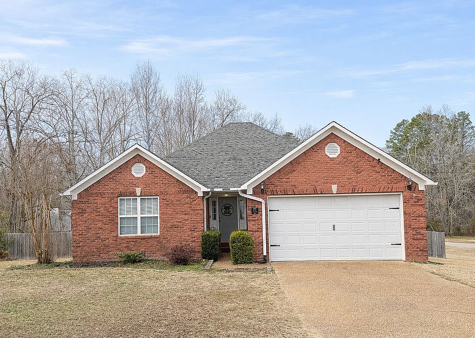 1st image of 833 Kindra Dr