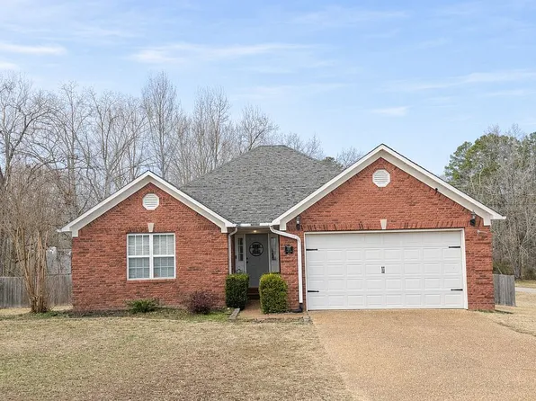 833 Kindra Dr, Henderson, TN 38340